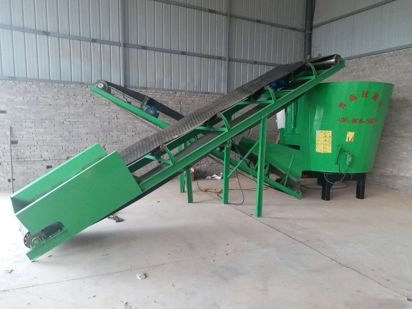 內(nèi)蒙古某公司購買青貯取料機 內(nèi)蒙古某公司購買青貯取料機