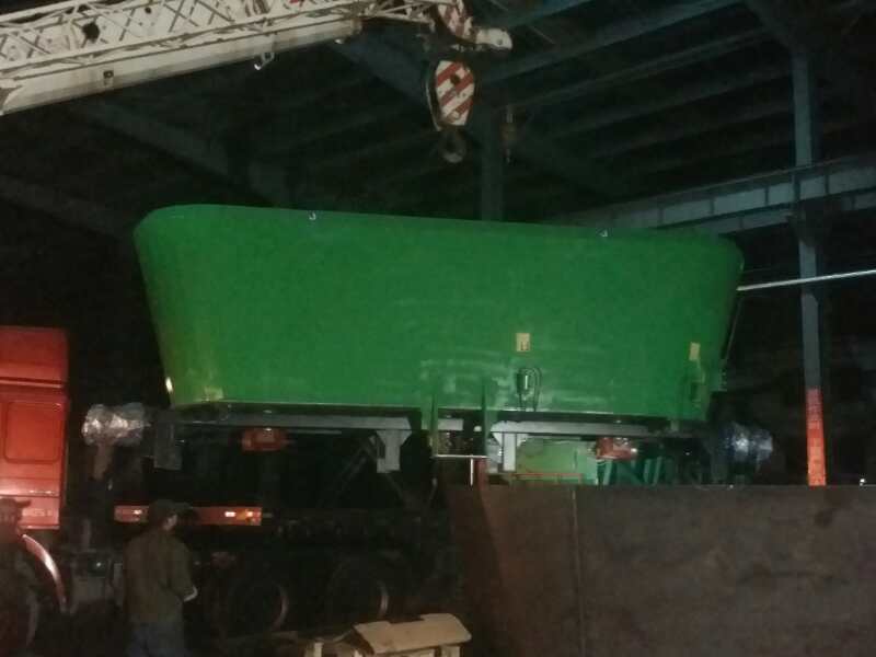 內(nèi)蒙古某公司購買固定式TMR攪拌機 內(nèi)蒙古某公司購買固定式TMR攪拌機